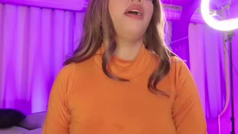 Snapshot of little_maeve chatting on 02-11-25, 11:12 Maeve online show from 02-11-25, 11:12