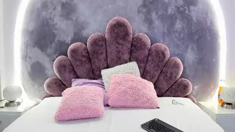 little_melanie online show from 06-11-26, 02:37