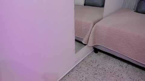Snapshot of little_melody1 chatting on 05-19-26, 11:38 little_melody1 online show from 05-19-26, 11:38
