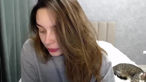 Mia   Im online every day 1530 PM in New York  2030 PM in London online show from 02-04-25, 07:55