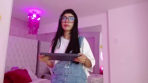 Snapshot of little_paulette chatting on 03-29-26, 04:01 Paulette online show from 03-29-26, 04:01