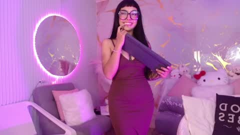 Snapshot of little_paulette chatting on 04-19-26, 04:01 Paulette online show from 04-19-26, 04:01