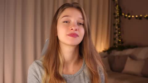 Kiki online show from 10-11-25, 03:54