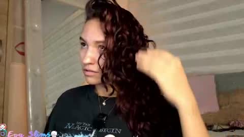 Snapshot of little_red_18 chatting on 08-02-26, 12:58 Eva online show from 08-02-26, 12:58