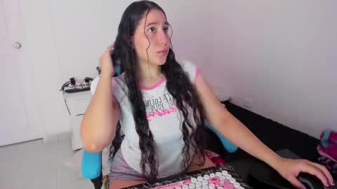 Laire  online show from 11-30-25, 08:13