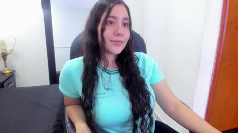 Laire  online show from 12-13-25, 09:42