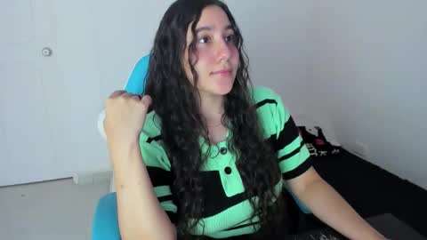 Laire  online show from 12-17-25, 10:05