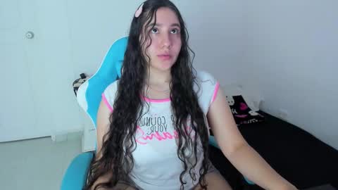 Laire  online show from 12-19-25, 10:28