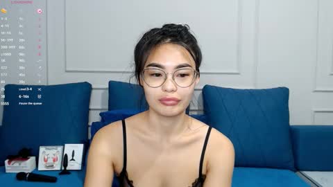 Snapshot of little_v1rgin_angel chatting on 11-10-25, 12:37 Kwan online show from 11-10-25, 12:37