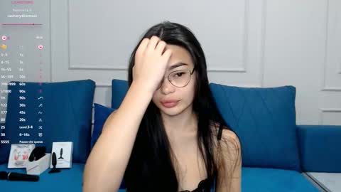 Snapshot of little_v1rgin_angel chatting on 11-11-25, 01:22 Kwan online show from 11-11-25, 01:22