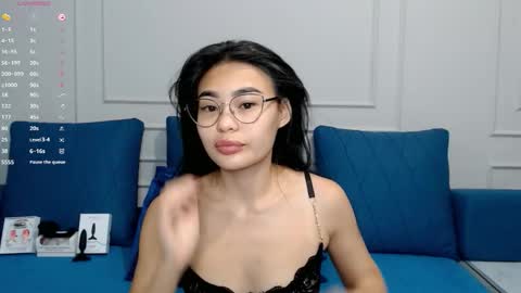 Snapshot of little_v1rgin_angel chatting on 11-12-25, 04:07 Kwan online show from 11-12-25, 04:07