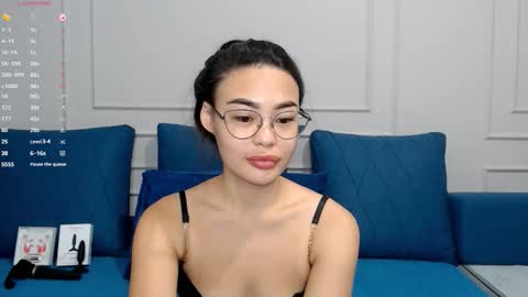 Snapshot of little_v1rgin_angel chatting on 11-13-25, 03:22 Kwan online show from 11-13-25, 03:22