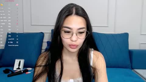 Snapshot of little_v1rgin_angel chatting on 01-18-26, 09:35 Kwan online show from 01-18-26, 09:35