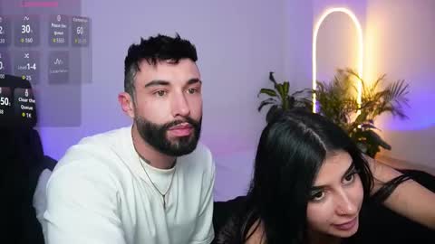 Snapshot of little_vannesaa chatting on 09-15-25, 10:43 little_vannesaa online show from 09-15-25, 10:43