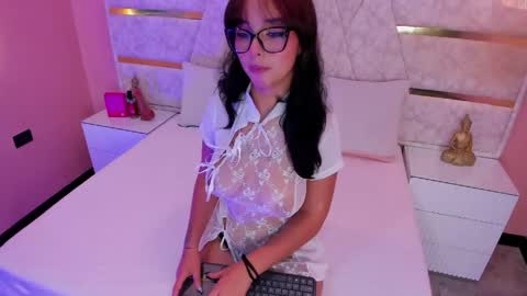 Snapshot of little_vel chatting on 04-10-26, 08:24 Im your little Velinda online show from 04-10-26, 08:24
