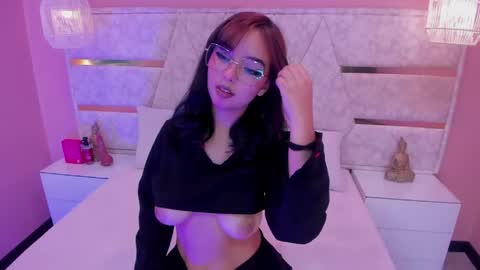 Snapshot of little_vel chatting on 04-15-26, 07:58 Im your little Velinda online show from 04-15-26, 07:58