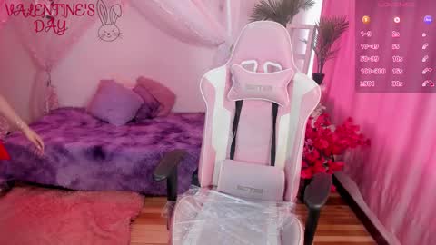 Snapshot of little_xioo chatting on 02-14-26, 08:38 Xiom online show from 02-14-26, 08:38