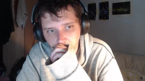 littlealien7 online show from 10-21-25, 12:22