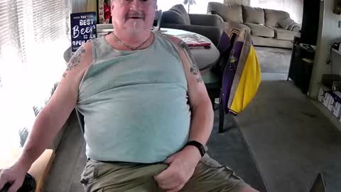 Snapshot of littled83057 chatting on 09-12-25, 05:57 Littled83057 online show from 09-12-25, 05:57