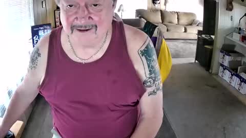 Snapshot of littled83057 chatting on 10-31-25, 05:47 Littled83057 online show from 10-31-25, 05:47