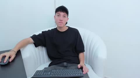 DANNY online show from 11-12-25, 04:07