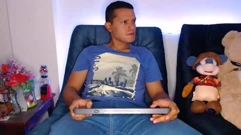 Snapshot of littledicklatin chatting on 02-18-26, 03:24 Manu online show from 02-18-26, 03:24