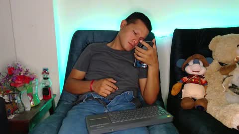 Snapshot of littledicklatin chatting on 02-22-26, 02:45 Manu online show from 02-22-26, 02:45