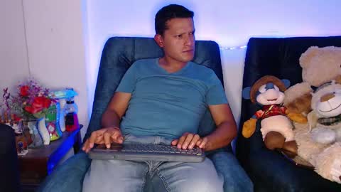 Snapshot of littledicklatin chatting on 03-15-26, 03:12 Manu online show from 03-15-26, 03:12