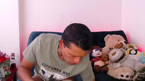 Manu online show from 04-21-26, 08:34