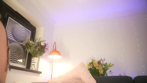 Snapshot of littlee33 chatting on 03-30-26, 08:43 Emily Hill online show from 03-30-26, 08:43