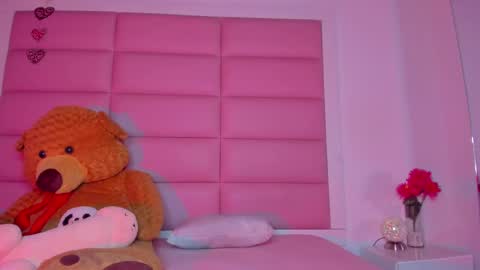 littlee_emma_ online show from 01-31-25, 03:20