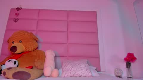 littlee_emma_ online show from 02-08-25, 03:30