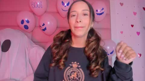 littlee_emma_ online show from 10-13-25, 12:21