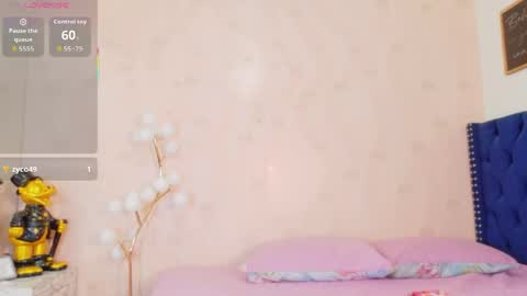 Snapshot of littleebonymommy chatting on 05-04-26, 07:10 Tania online show from 05-04-26, 07:10