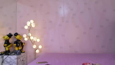 Snapshot of littleebonymommy chatting on 05-14-26, 07:53 Tania online show from 05-14-26, 07:53