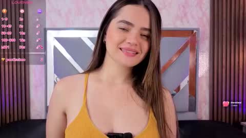 Snapshot of littleesara18 chatting on 03-08-26, 11:03 Sara online show from 03-08-26, 11:03