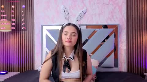 Snapshot of littleesara18 chatting on 03-12-26, 11:16 Sara online show from 03-12-26, 11:16