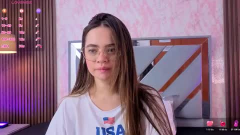 Snapshot of littleesara18 chatting on 03-14-26, 11:04 Sara online show from 03-14-26, 11:04