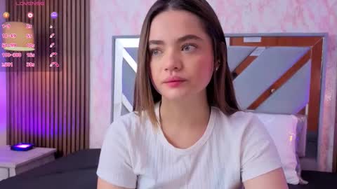 Snapshot of littleesara18 chatting on 03-23-26, 11:03 Sara online show from 03-23-26, 11:03