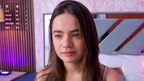 Snapshot of littleesara18 chatting on 04-12-26, 11:15 Sara online show from 04-12-26, 11:15