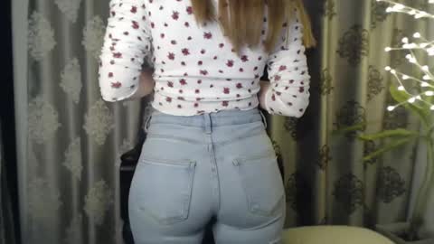 Snapshot of littleflowers chatting on 01-15-25, 04:11 Your little flower online show from 01-15-25, 04:11