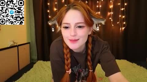 Snapshot of littlefoxyhole chatting on 01-15-26, 02:21 Molly online show from 01-15-26, 02:21