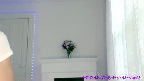 Snapshot of littlegreekflower chatting on 02-08-25, 01:54 Audra A online show from 02-08-25, 01:54