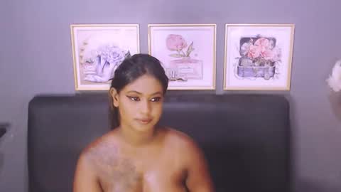 Snapshot of littleindianmilf chatting on 01-30-25, 09:25 littleindianmilf online show from 01-30-25, 09:25