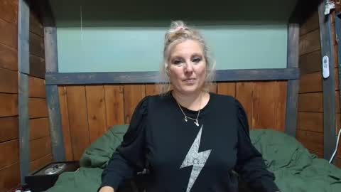 lisanixs online show from 10-07-25, 05:10