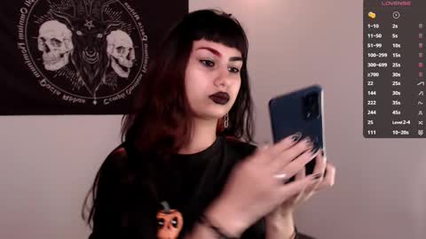 Snapshot of littleluciferrr chatting on 10-31-25, 01:50 Lucifer online show from 10-31-25, 01:50