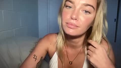 Snapshot of littlemaryjane19 chatting on 03-03-25, 10:52 Marciabrady online show from 03-03-25, 10:52