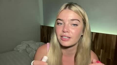 Snapshot of littlemaryjane19 chatting on 03-28-26, 04:45 Marciabrady online show from 03-28-26, 04:45