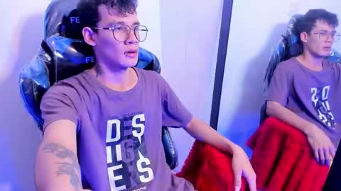 Snapshot of littlemax23 chatting on 09-12-25, 12:05 MAX online show from 09-12-25, 12:05