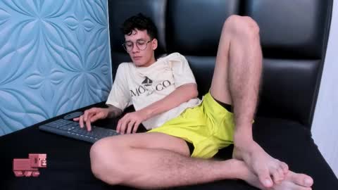 Snapshot of littlemax23 chatting on 10-08-25, 12:58 MAX online show from 10-08-25, 12:58